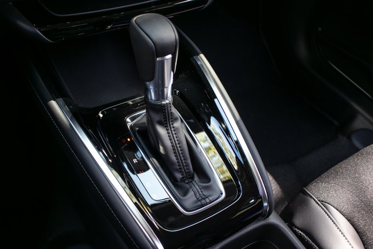 Vehicle Image 25