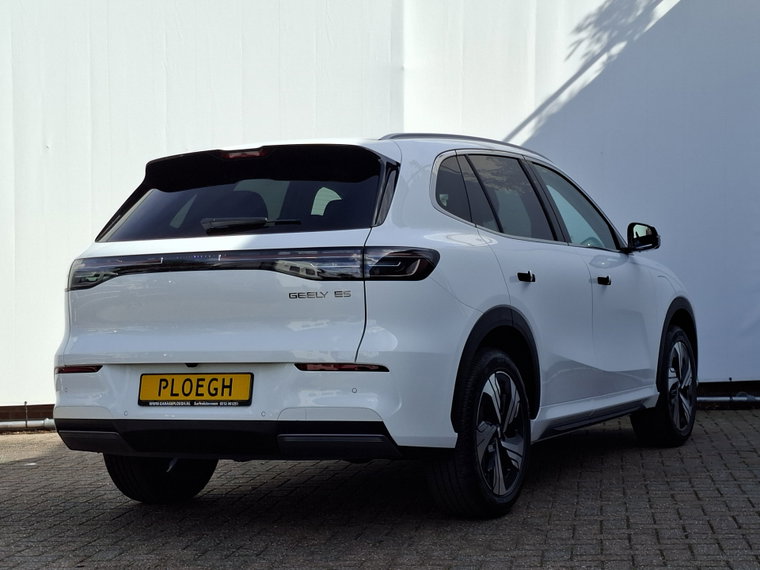 Vehicle Image 17