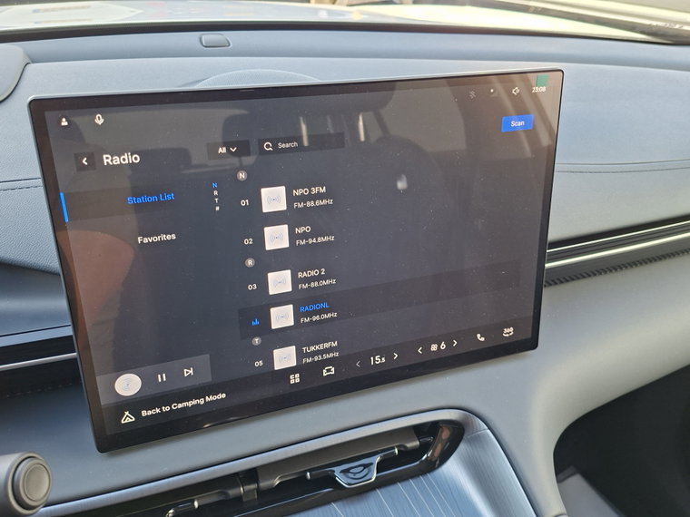Vehicle Image 9
