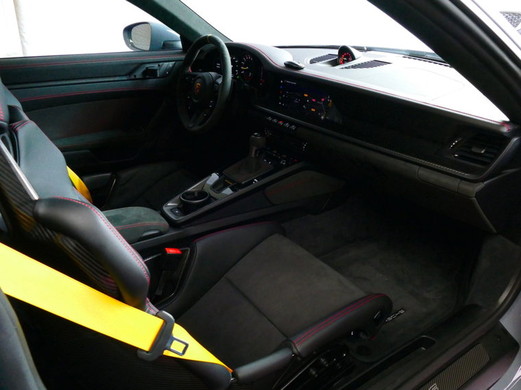Vehicle Image 32