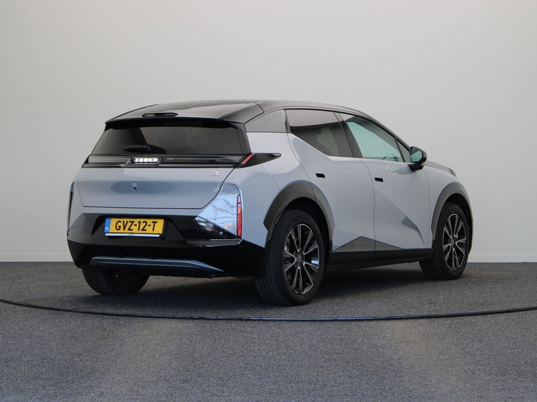 Vehicle Image 16