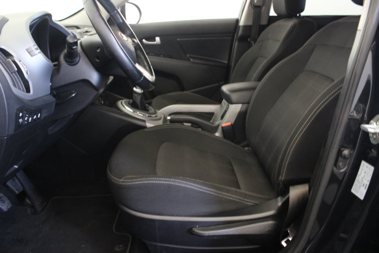 Vehicle Image 12