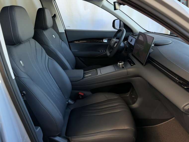 Vehicle Image 37