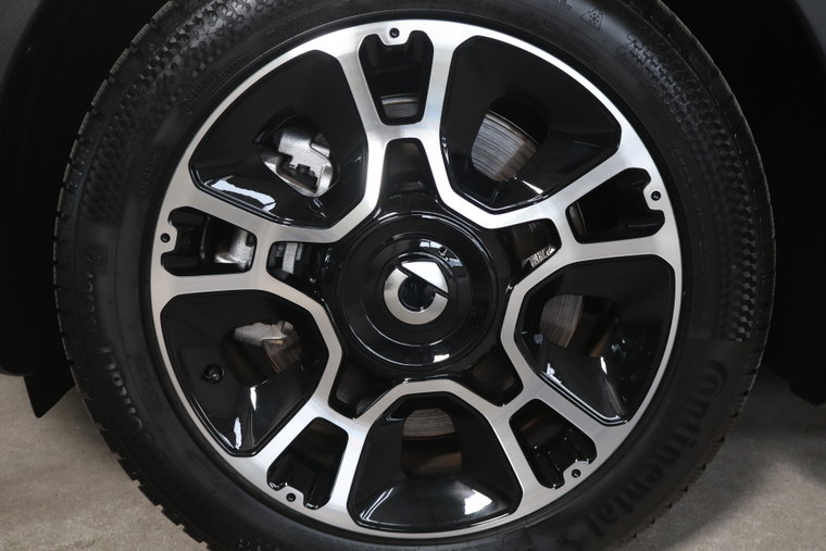 Vehicle Image 30