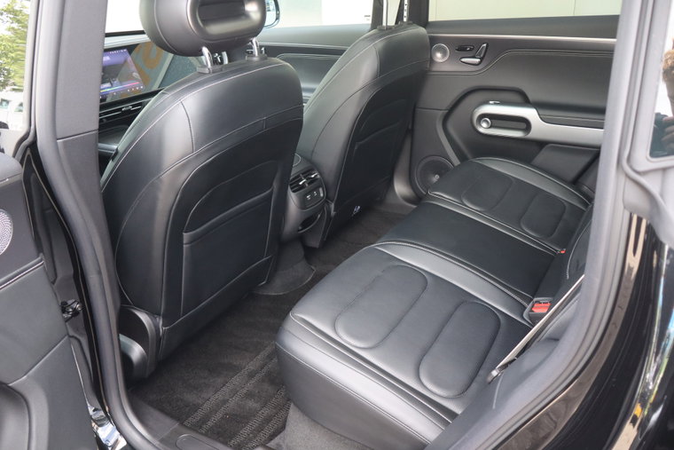 Vehicle Image 38