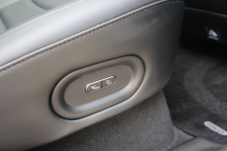 Vehicle Image 40