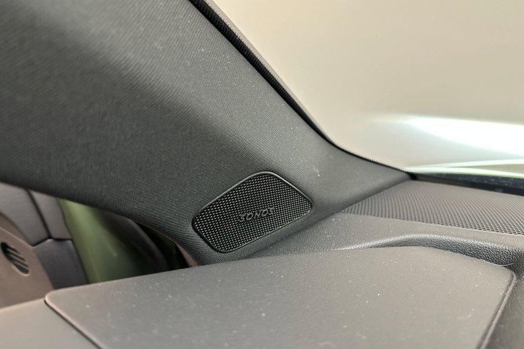 Vehicle Image 19