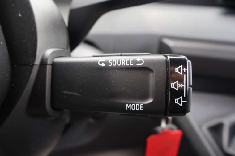 Vehicle Image 32