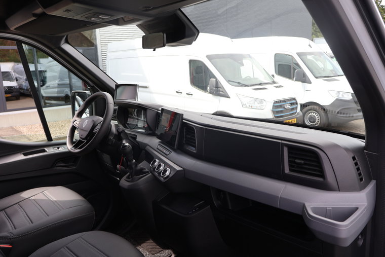 Vehicle Image 35