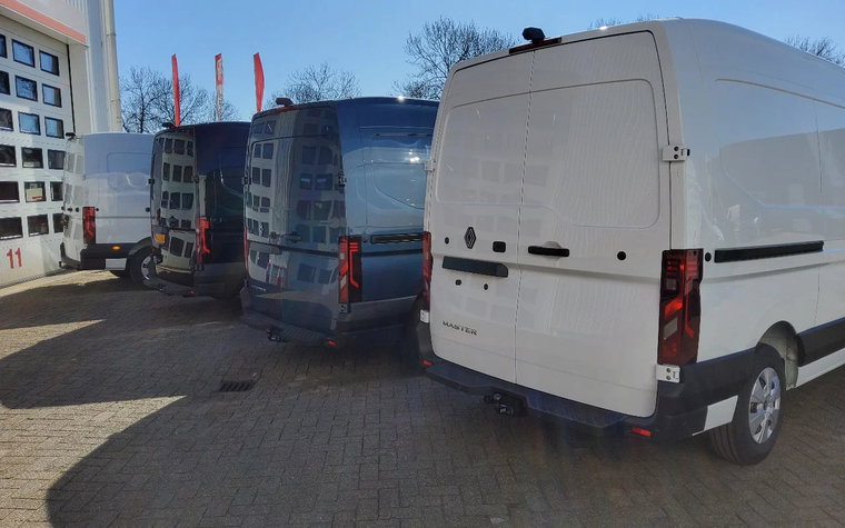 Vehicle Image 4