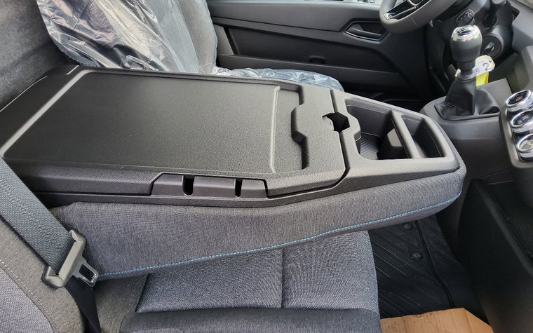 Vehicle Image 25