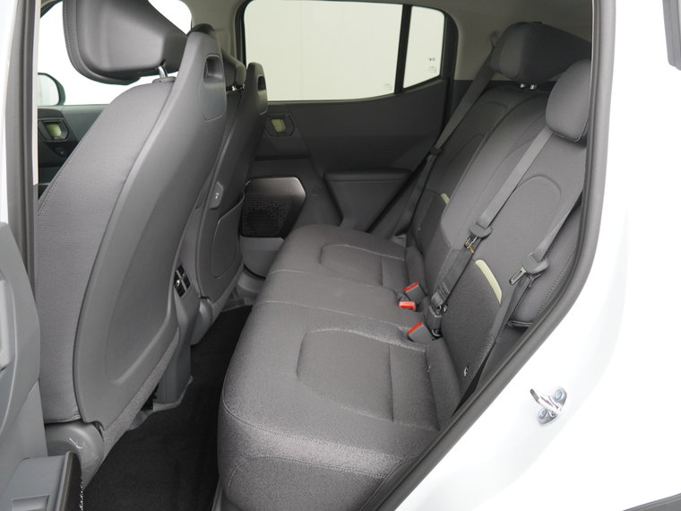 Vehicle Image 35