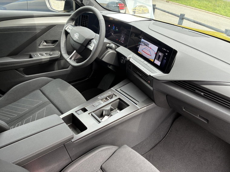 Vehicle Image 48