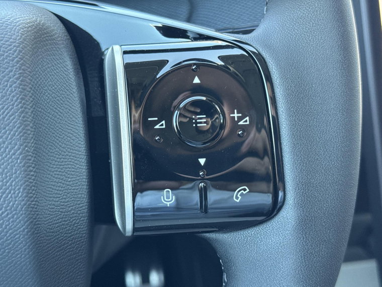 Vehicle Image 35