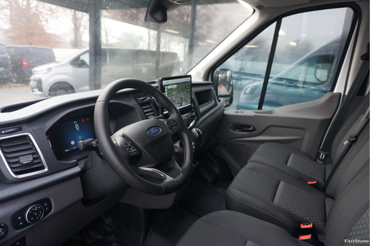 Vehicle Image 9