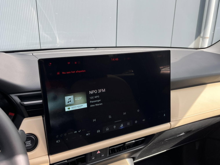 Vehicle Image 32