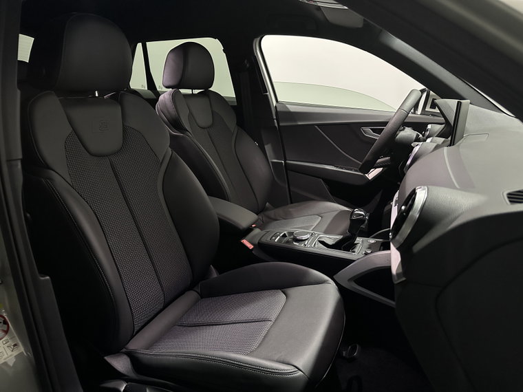 Vehicle Image 30