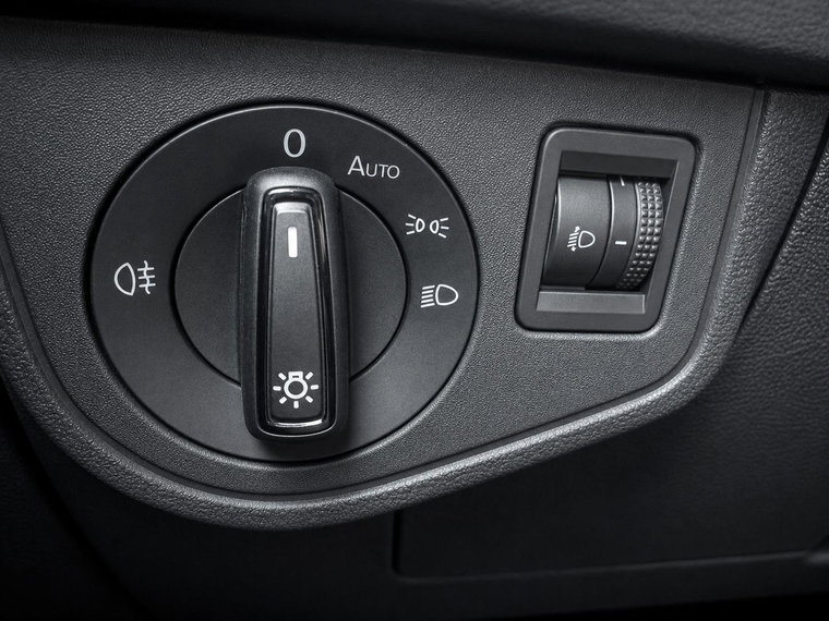 Vehicle Image 25