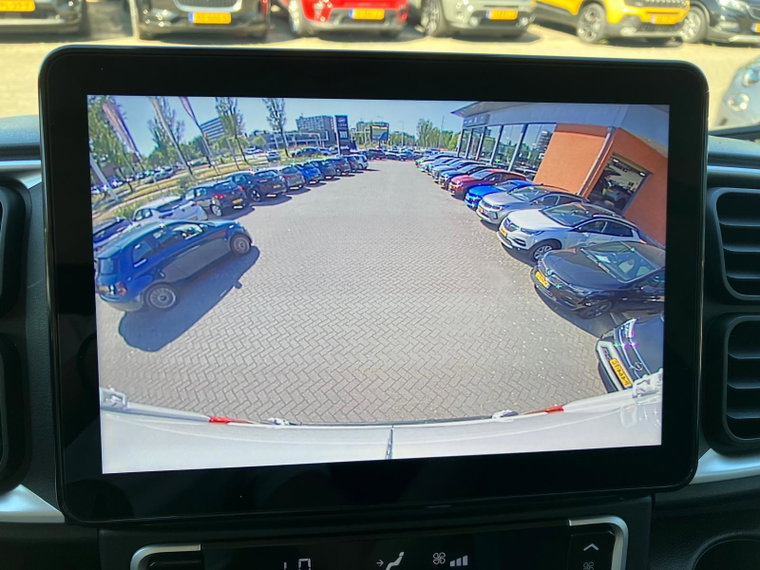 Vehicle Image 19