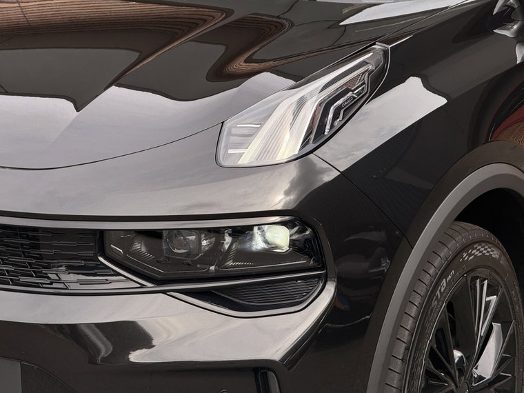 Vehicle Image 9