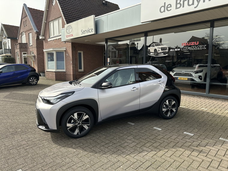 Vehicle Image 3