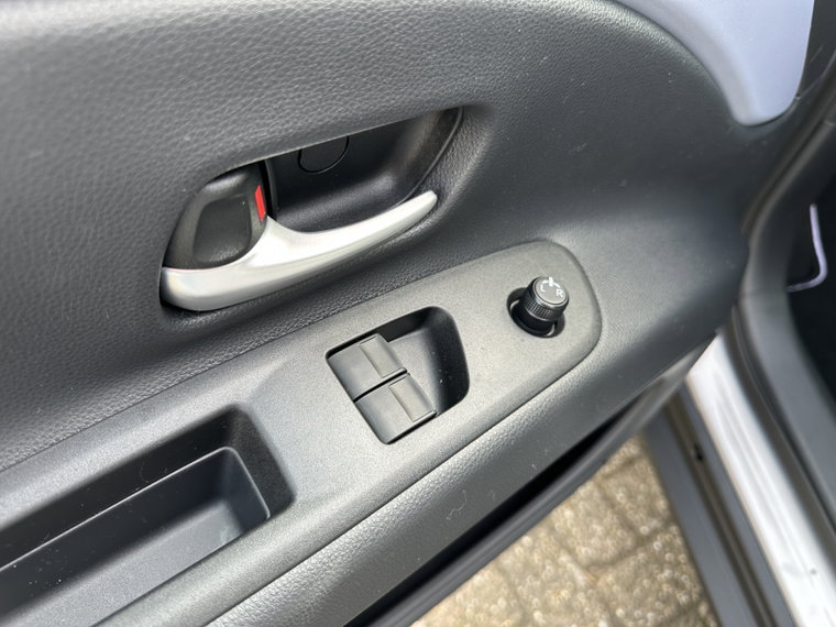Vehicle Image 21