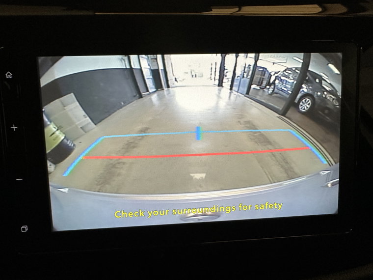 Vehicle Image 32