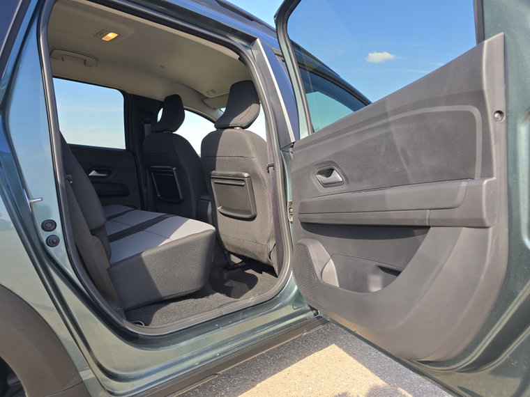 Vehicle Image 35