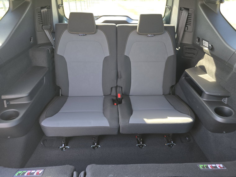 Vehicle Image 38