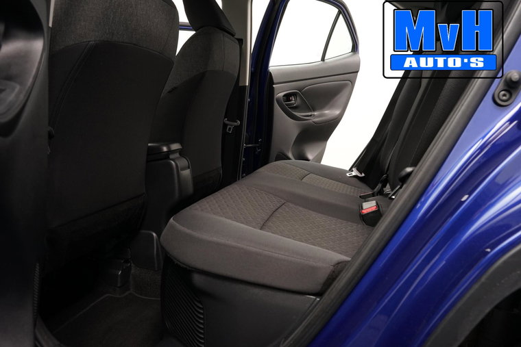 Vehicle Image 16
