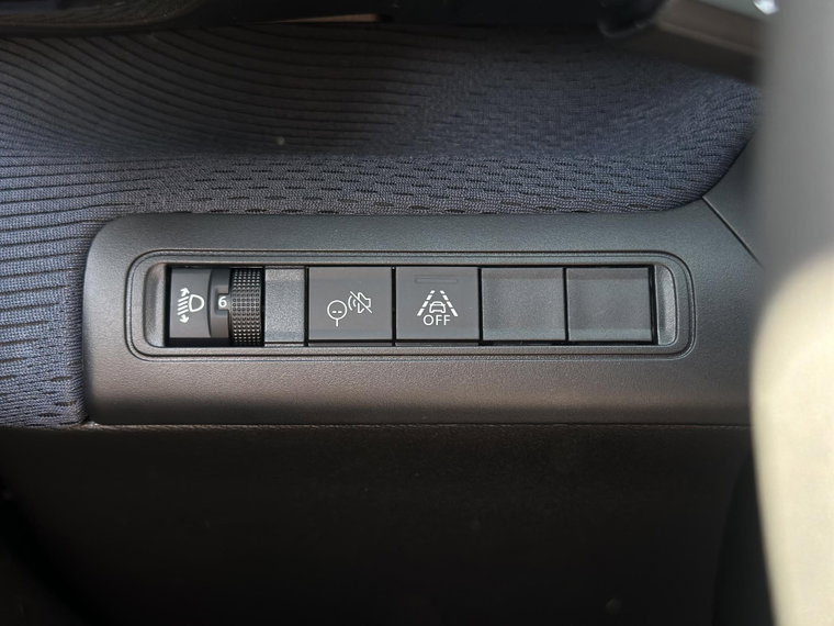 Vehicle Image 24