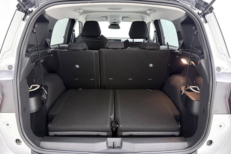 Vehicle Image 16