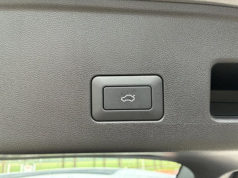 Vehicle Image 46