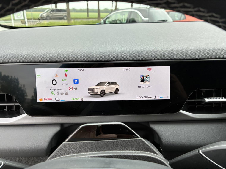 Vehicle Image 7