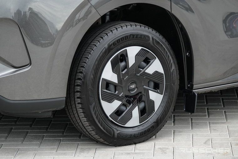 Vehicle Image 8