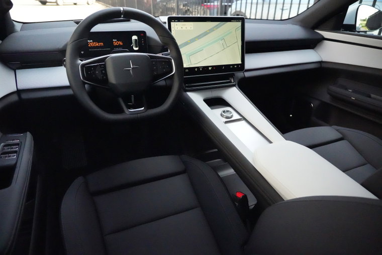 Vehicle Image 12