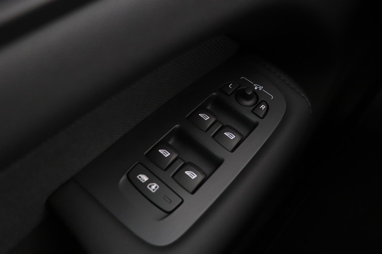 Vehicle Image 48