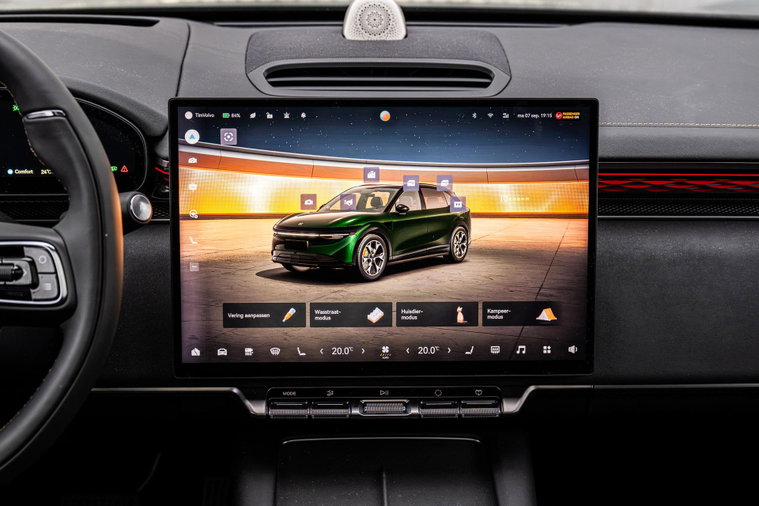 Vehicle Image 15