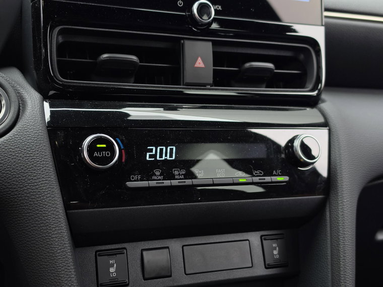 Vehicle Image 25