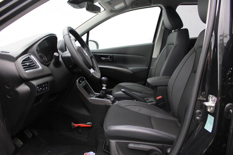 Vehicle Image 13