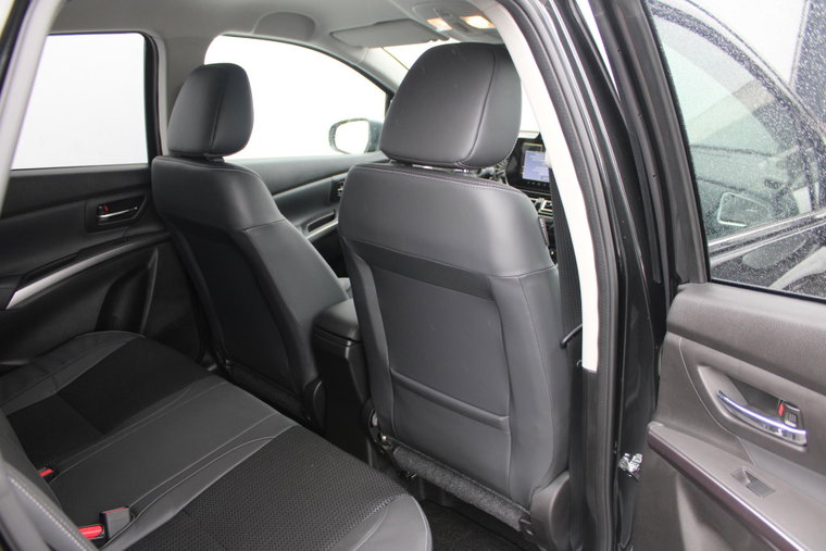 Vehicle Image 16