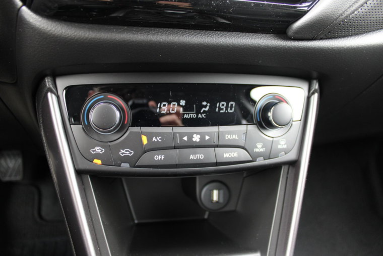 Vehicle Image 32
