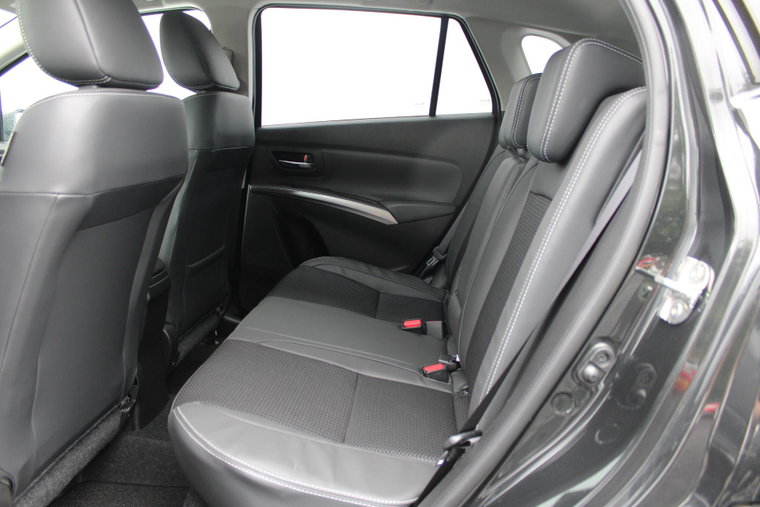 Vehicle Image 6