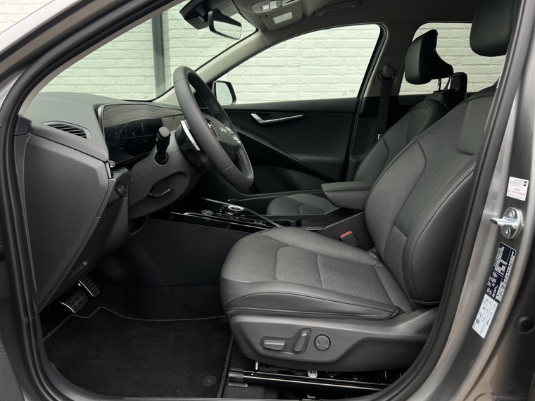 Vehicle Image 28
