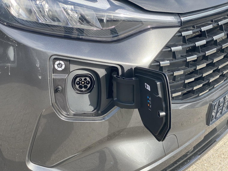 Vehicle Image 8