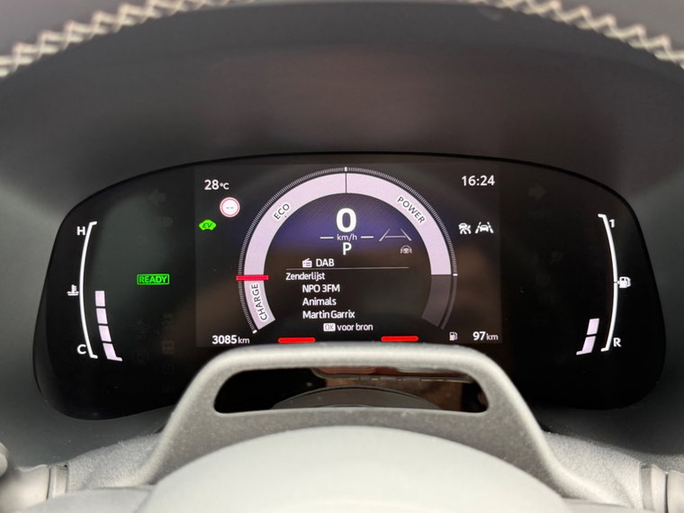 Vehicle Image 25
