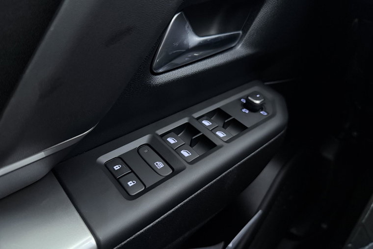 Vehicle Image 23