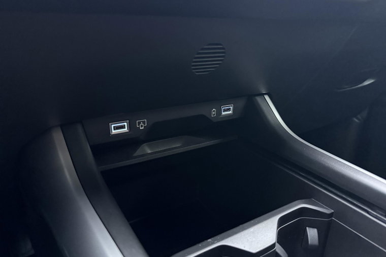 Vehicle Image 38