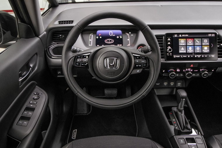 Vehicle Image 15