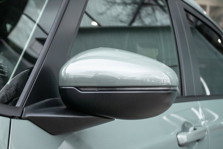 Vehicle Image 32